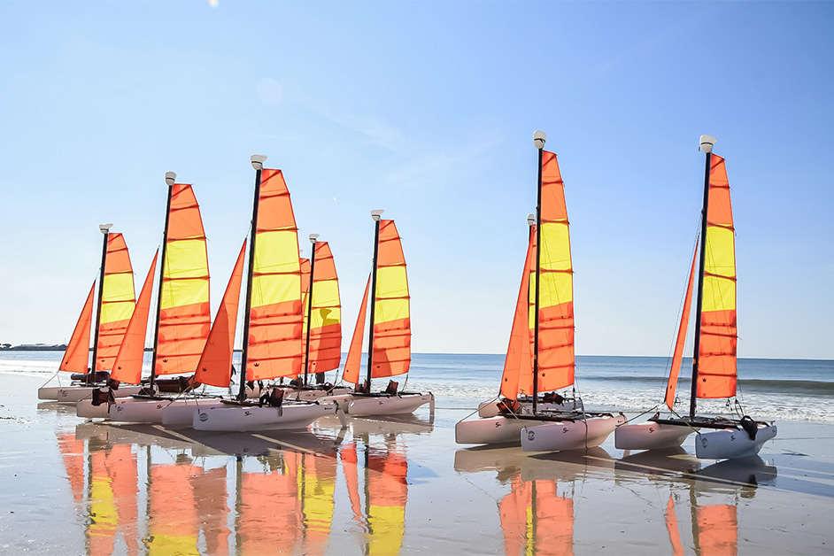 le pole nautique sur la plage des regates